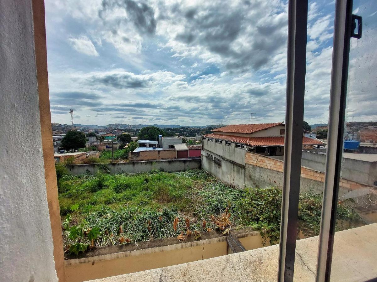 Casa Completa E Aconchegante Em Ribeirao Das Neves Ngoại thất bức ảnh