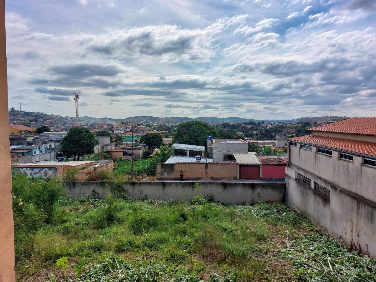 Casa Completa E Aconchegante Em Ribeirao Das Neves Ngoại thất bức ảnh
